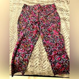 Lululemon base pace size 16 flower legging